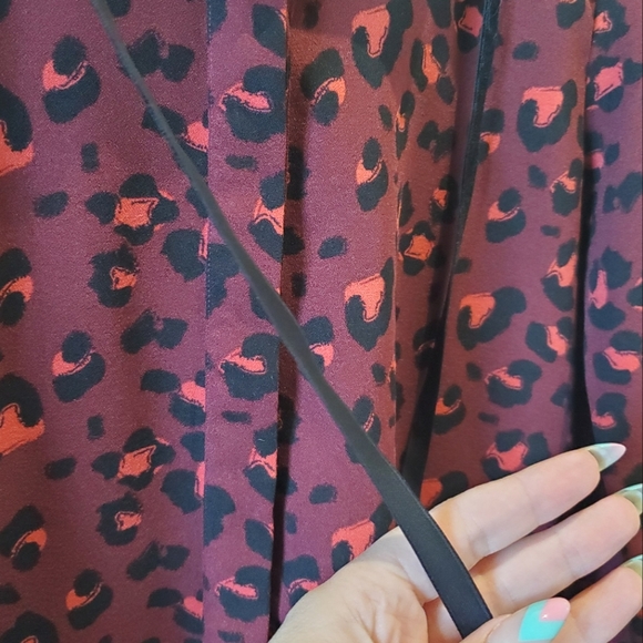 Twik (Simons) Leopard Print Red Button Up Shirt with Black Velvet Tie (Small) - Picture 5 of 7